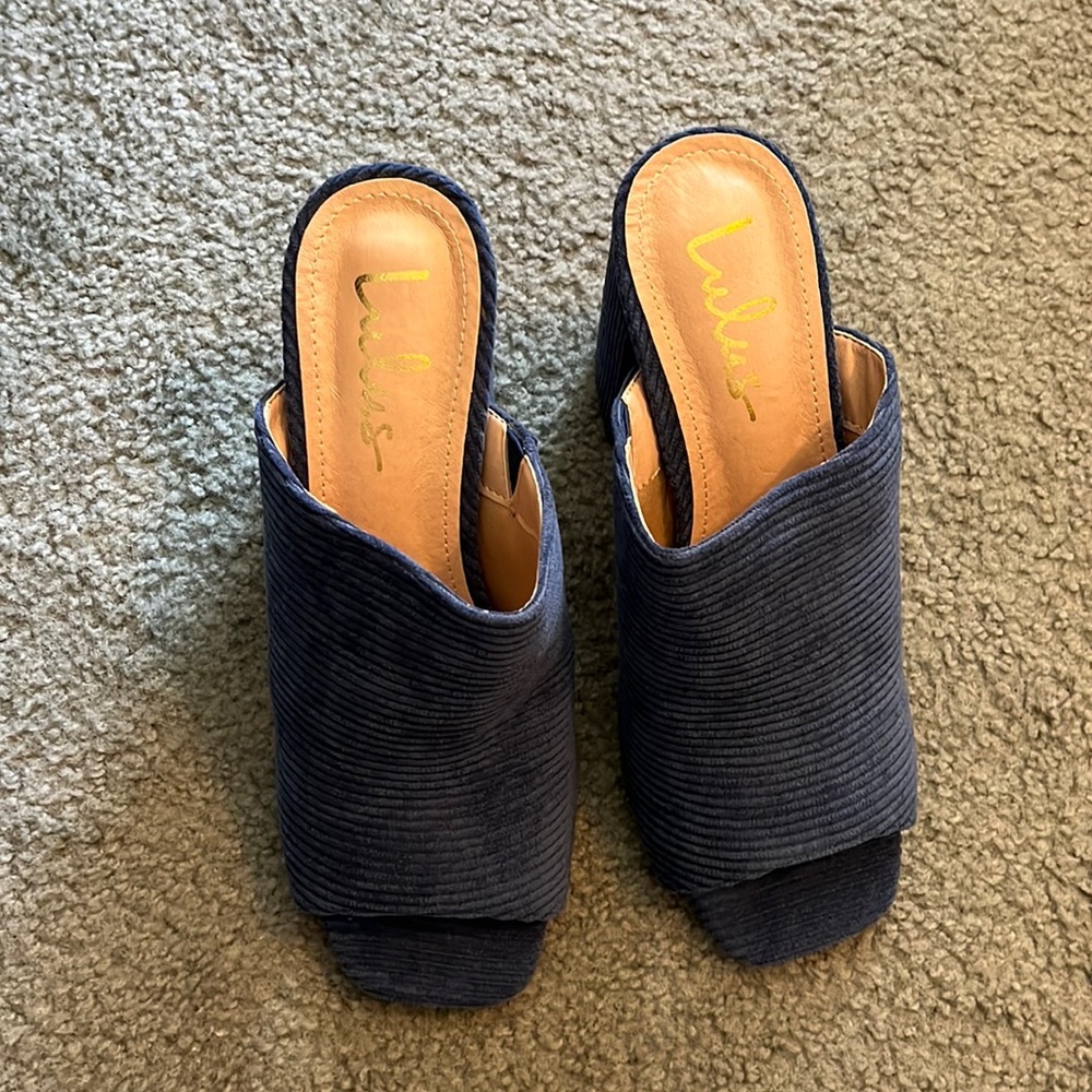 NEW WITHOUT TAG Lulus Raelynn Corduroy Navy blue Peep-Toe Mules. Size 10